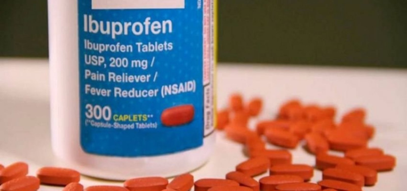 [OMS volta atrás e retira restrição do uso de ibuprofeno no tratamento contra coronavírus]