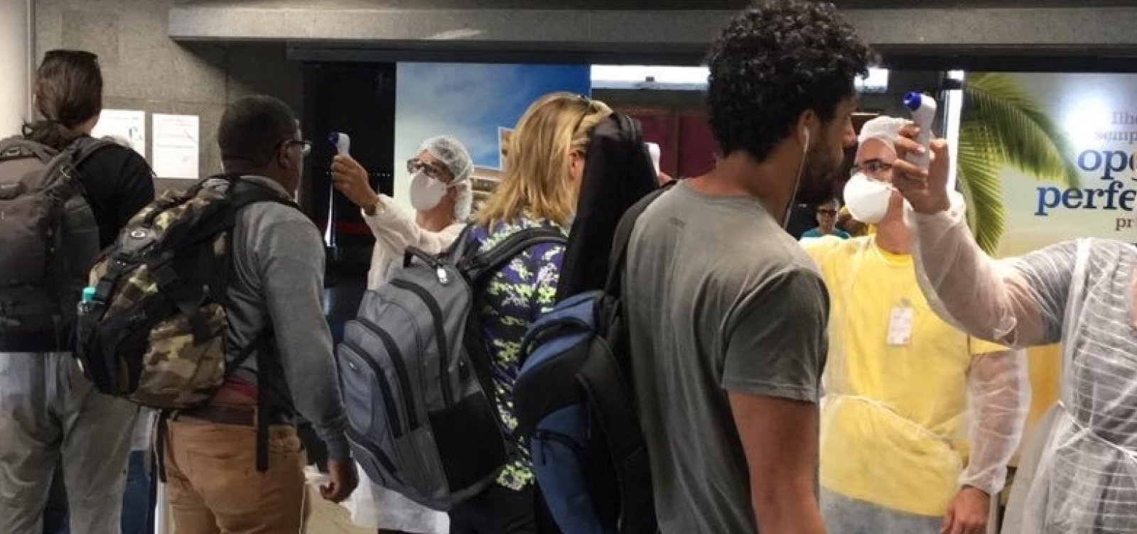 [Coronavírus: barreiras sanitárias já atenderam 3,7 mil passageiros em aeroportos na BA]