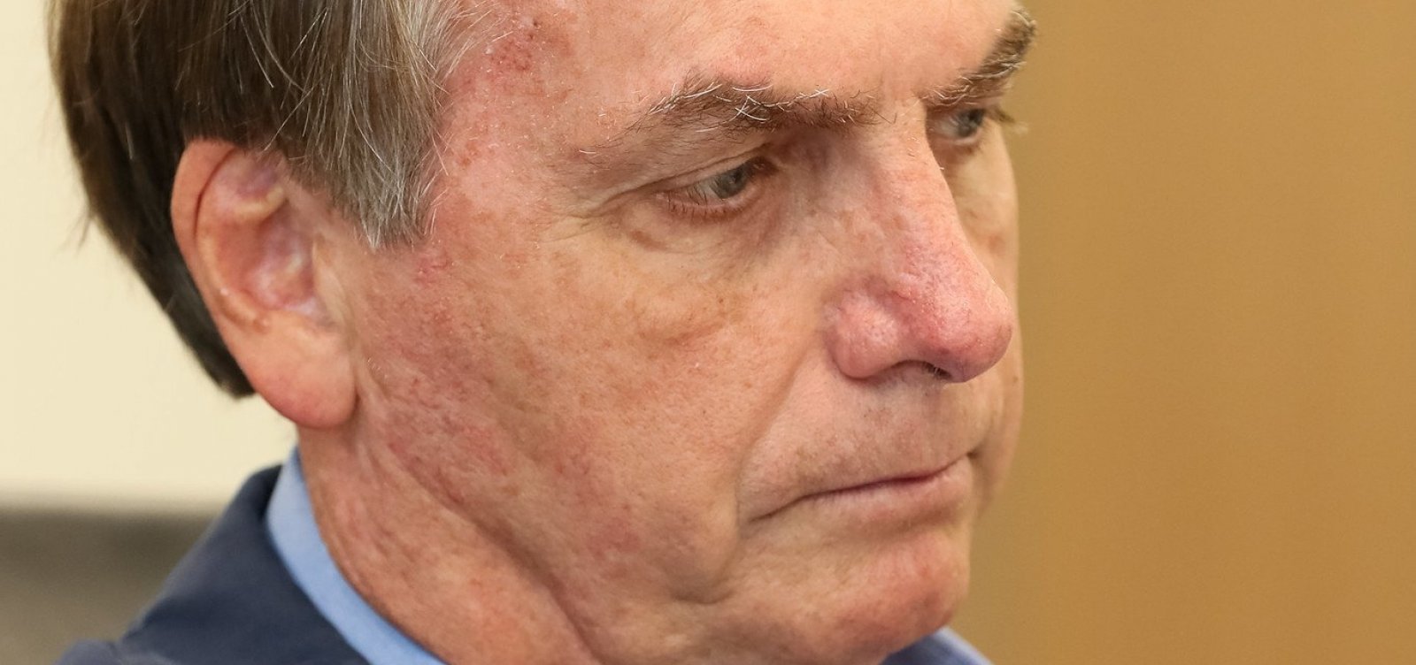 [Após críticas, Bolsonaro revoga suspensão do contrato de trabalho por até 4 meses]