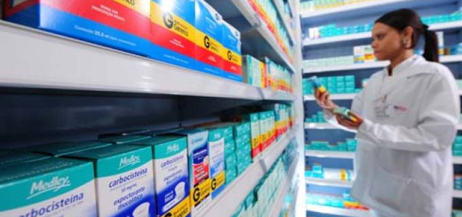 [Anvisa libera distribuição pelo governo de remédios à base de cloroquina sem receita especial]