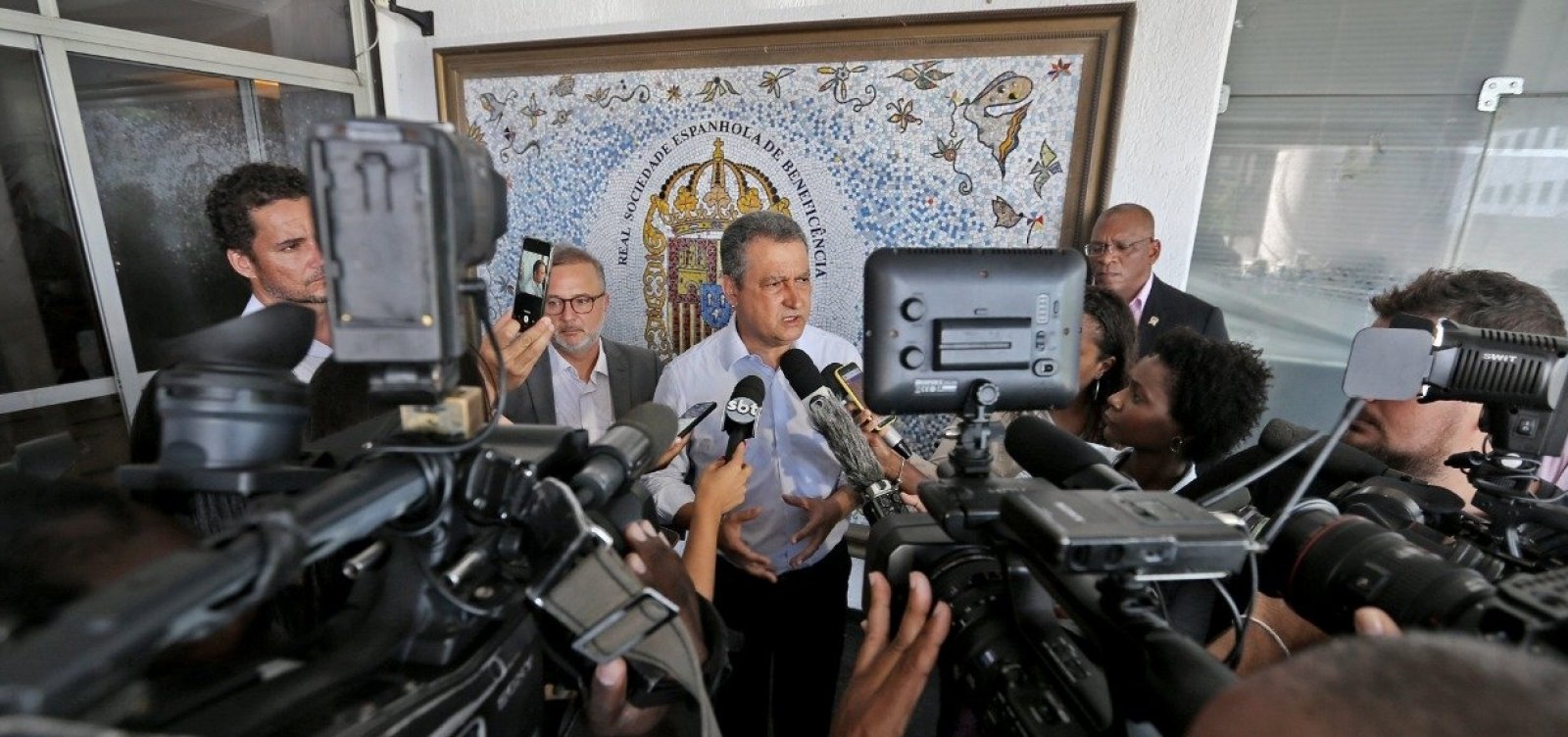 [Governo confirma que 14 pessoas já se curaram do coronavírus na Bahia]