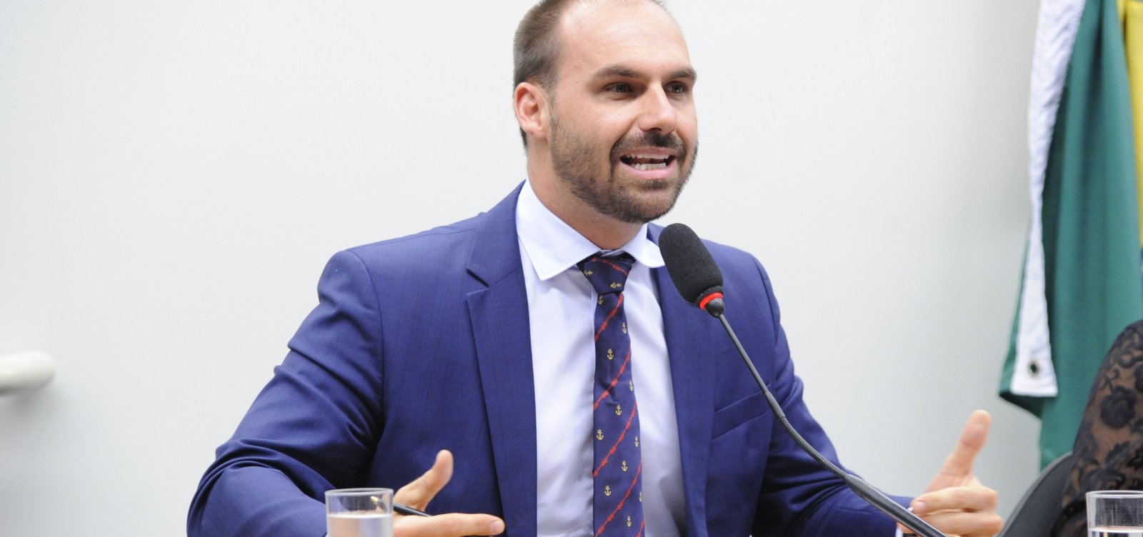 [Eduardo Bolsonaro posta vídeo que acusa China de causar crise mundial]