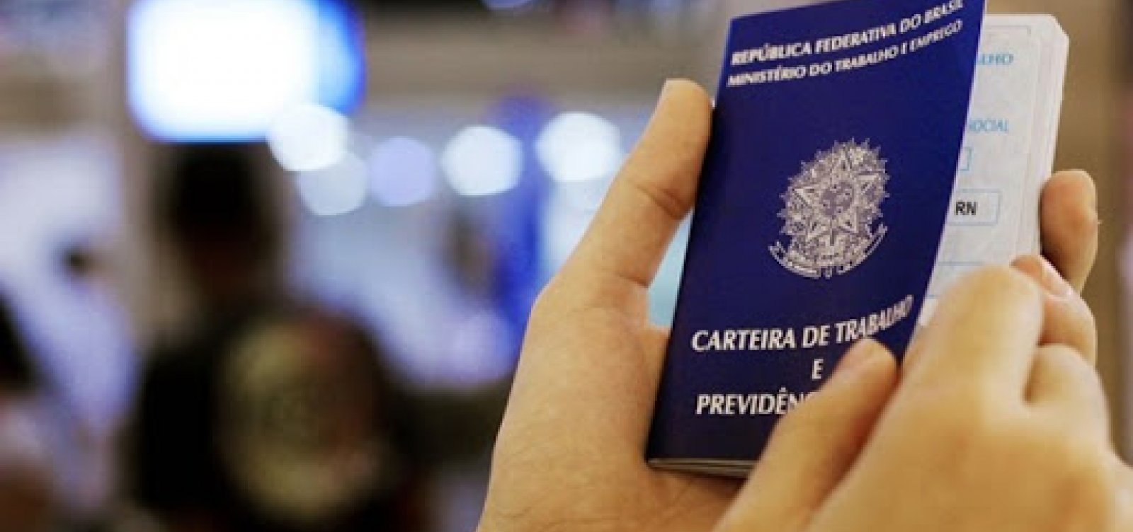 [Medida Provisória de Bolsonaro atinge trabalhadores brasileiros; veja o que muda]