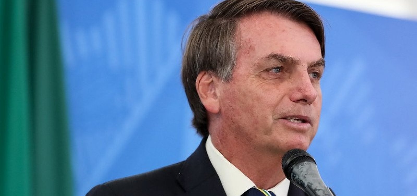 [Bolsonaro anuncia que vai sancionar auxílio emergencial hoje ]