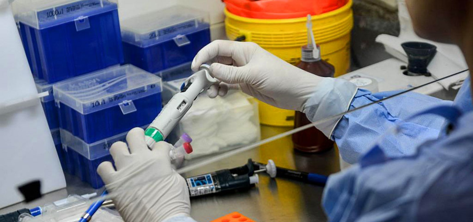 [Medicamento contra AIDS tem mais efeito que cloroquina no combate à Covid-19, diz estudo da Fiocruz]