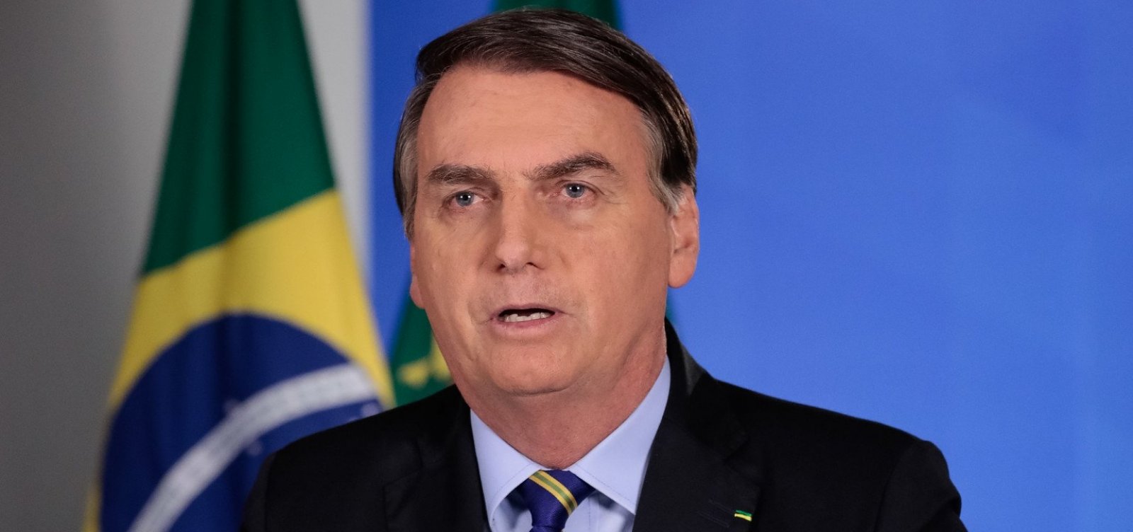 [Bolsonaro diz que medidas de isolamento são 'responsabilidade exclusiva' dos governadores]