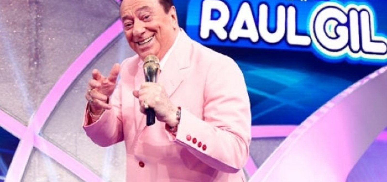 [Aos 82 anos, Raul Gil está internado após sofrer acidente]