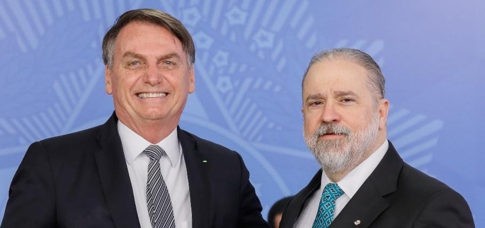 [Aras pede inquérito contra Bolsonaro no STF para apurar crimes em interferência na PF]