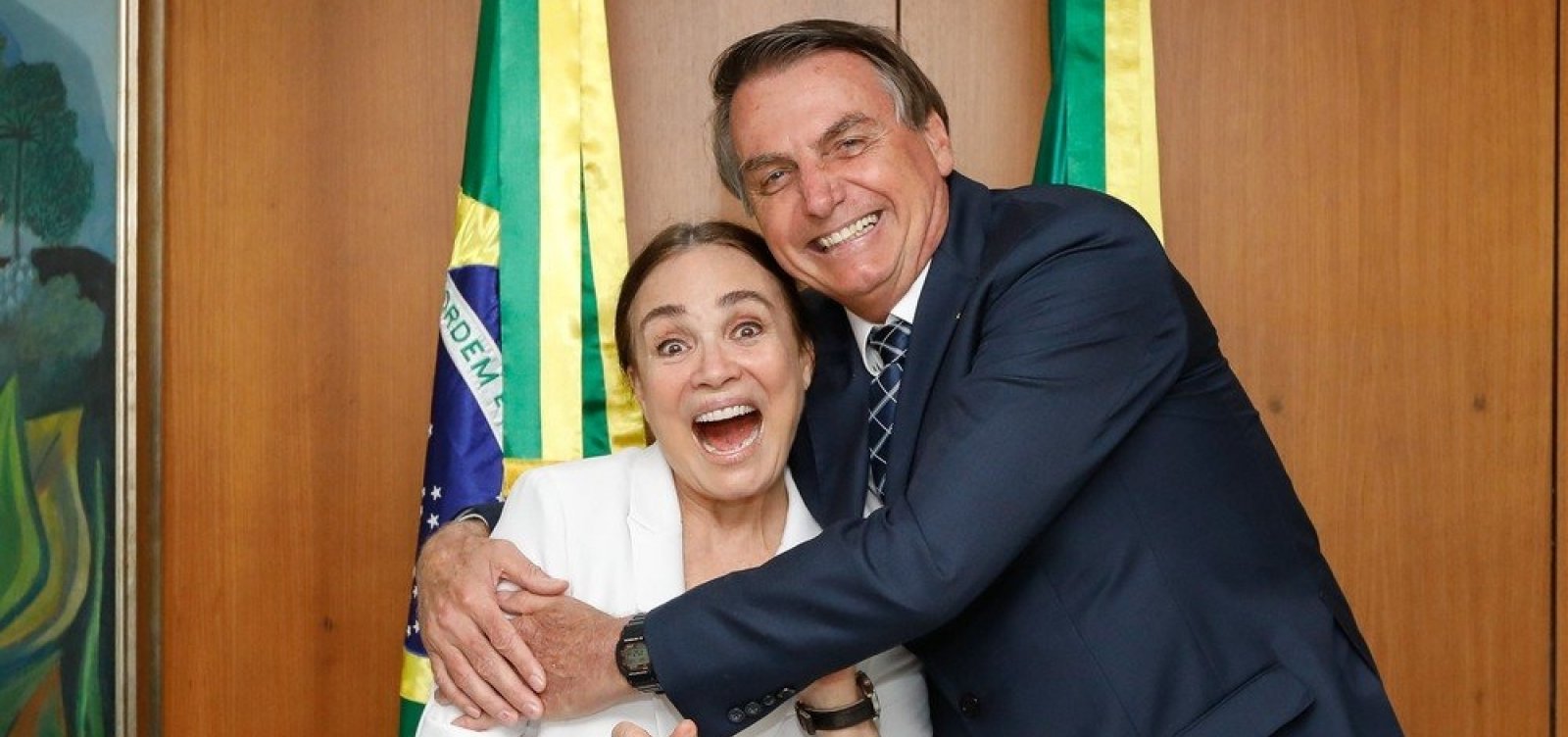 [Bolsonaro apoia pressão de aliados para saída de Regina Duarte da Secretaria de Cultura]