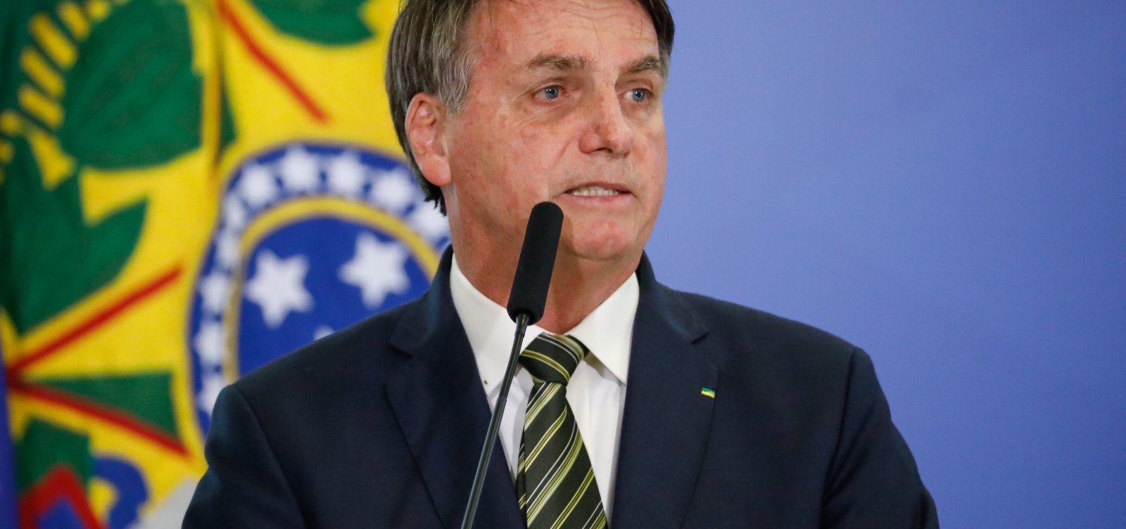 [Bolsonaro ataca Moraes e chama de 'política' decisão do STF que barrou Ramagem na PF]
