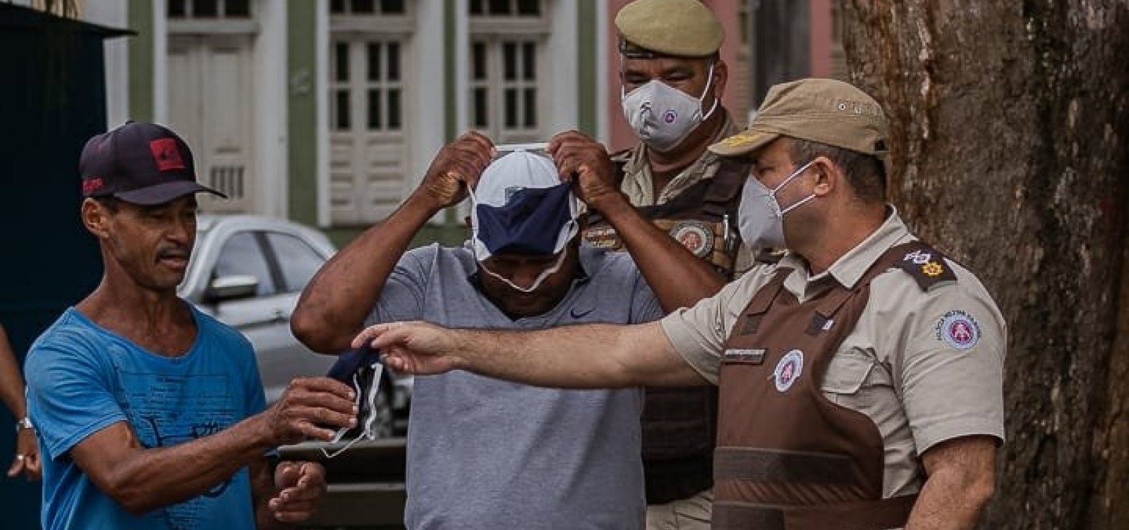 [PM's são orientados a usar máscaras, manter vidros das viaturas abertos e outras medidas contra Covid-19]