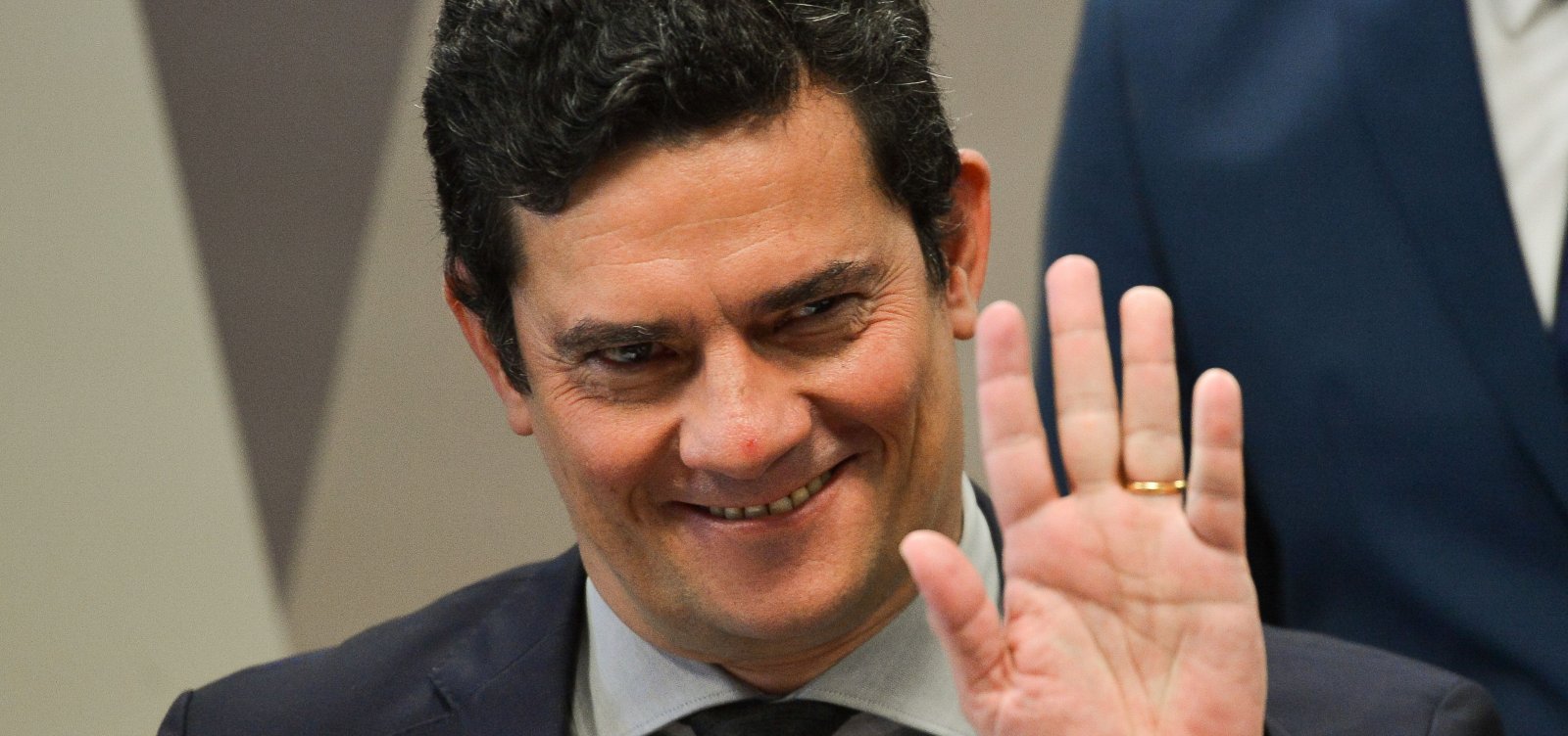 [Moro rebate Bolsonaro e diz que 'combate à corrupção não é prioridade do governo']