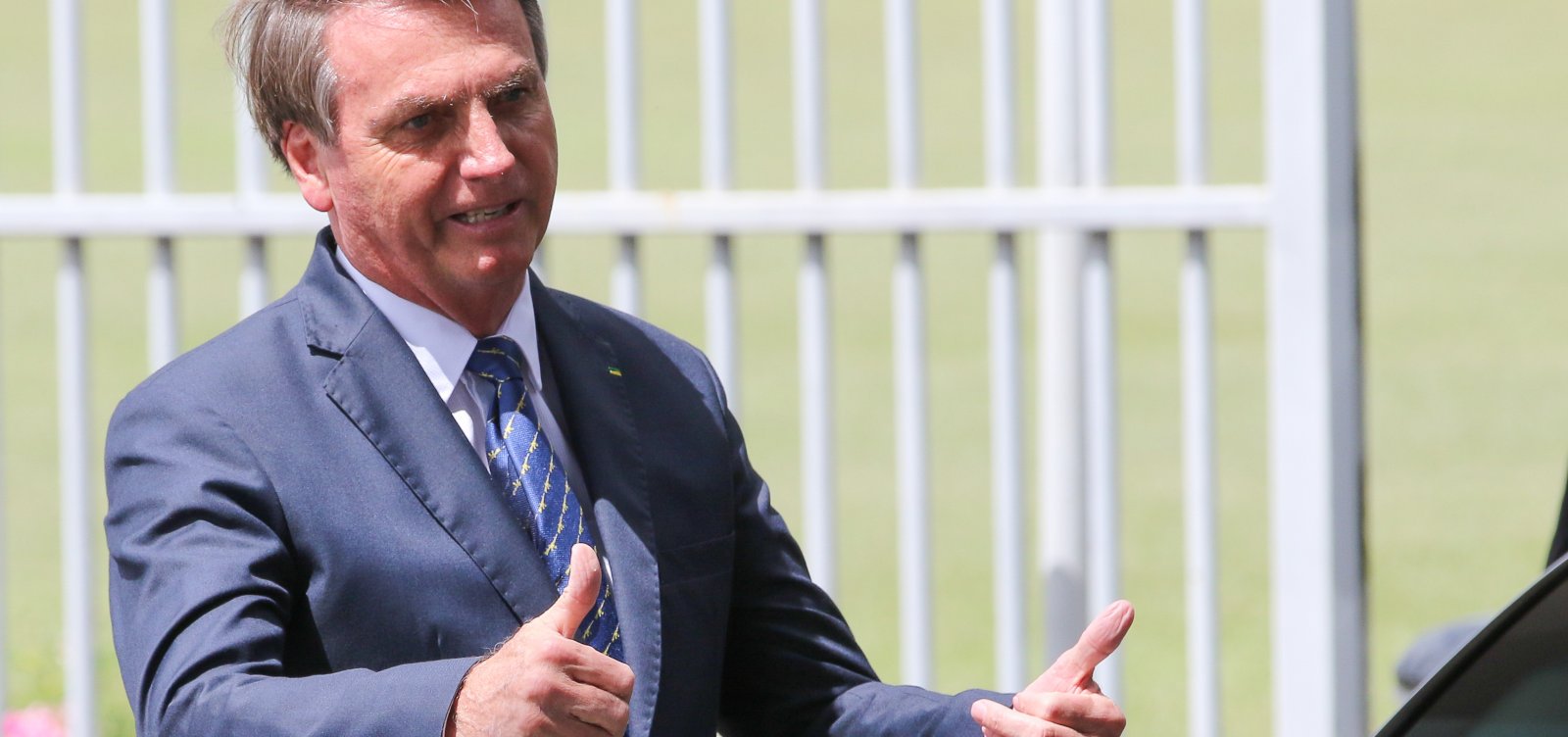 ['Ninguém vai querer dar um golpe em cima de mim, não', diz Bolsonaro a apoiadores]