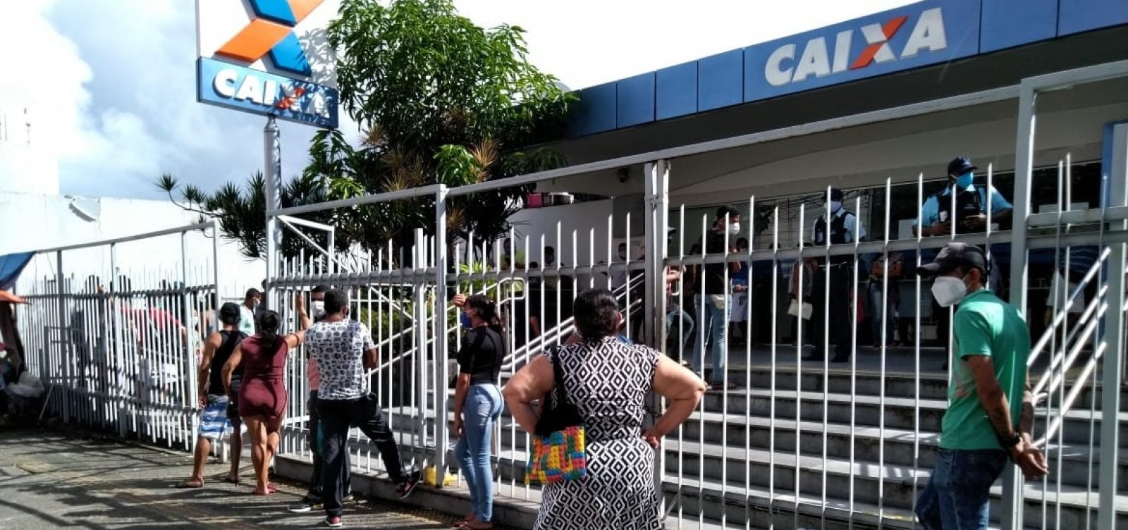 [Estudo afirma que 32 milhões de trabalhadores podem ficar sem renda e sem direito ao auxílio emergencial]