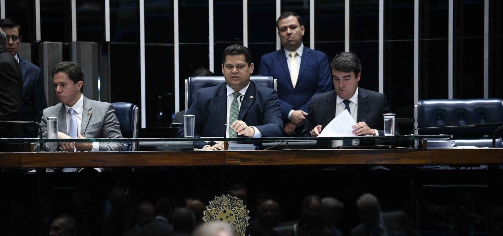 [Senado aprova projeto que adia Enem; Flávio Bolsonaro foi contra]