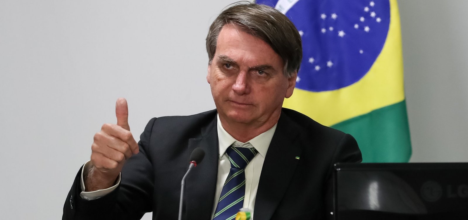 [Índice de reprovação da aproximação de Bolsonaro com Centrão chega a 67%]