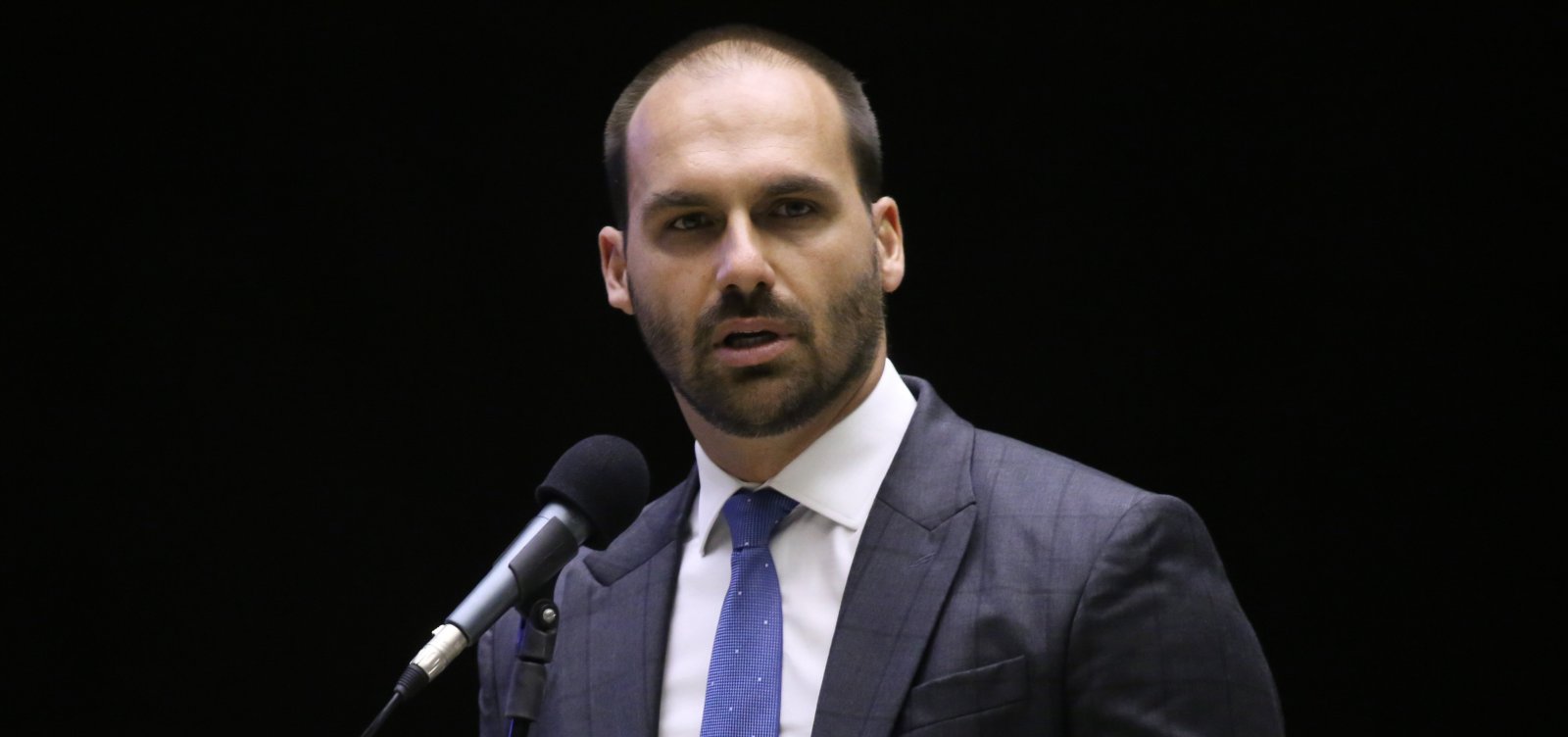 [Ministro do STF envia à PGR comunicação de crime atribuído a Eduardo Bolsonaro]