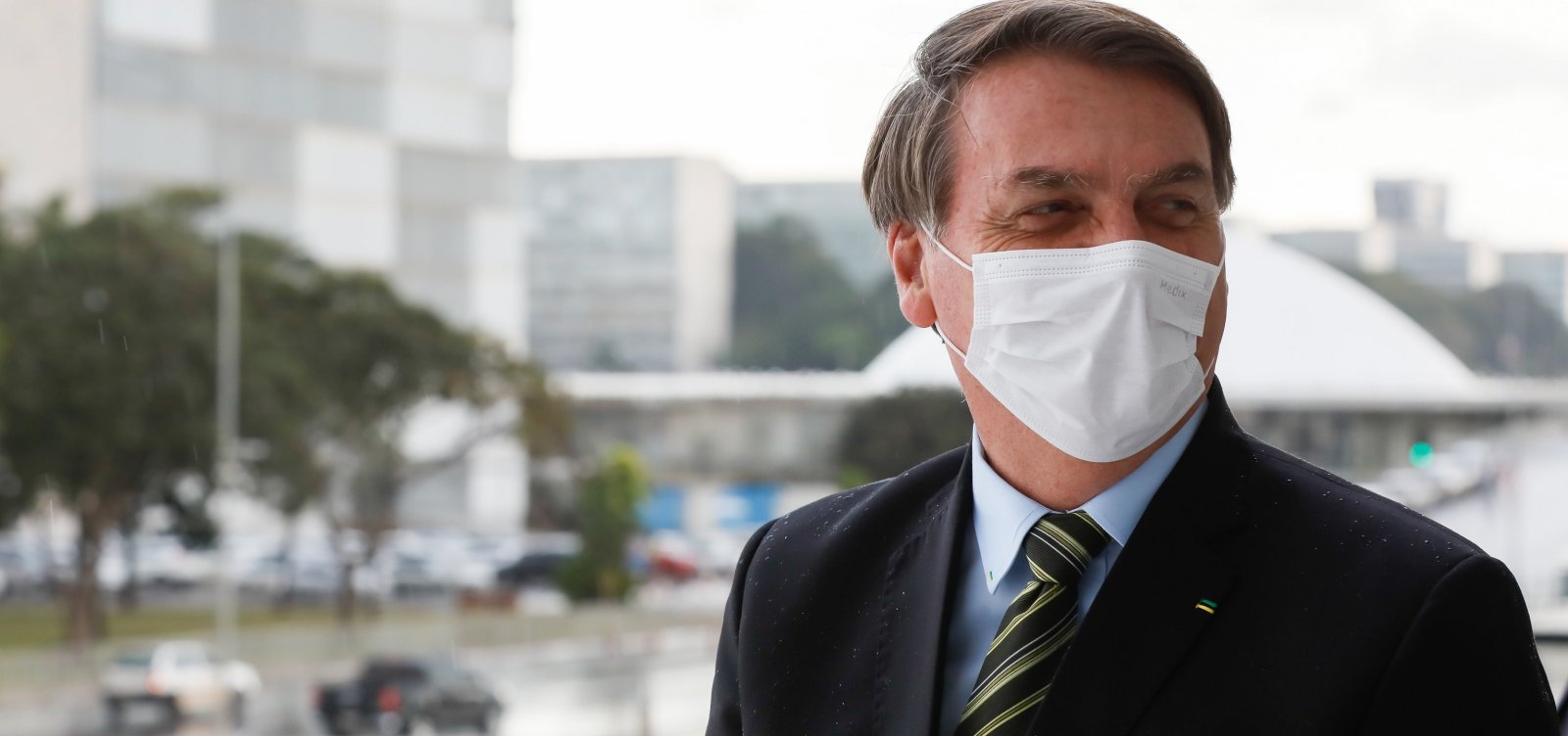 [Bolsonaro ordenou atrasos de boletins de coronavírus para não passar na televisão]