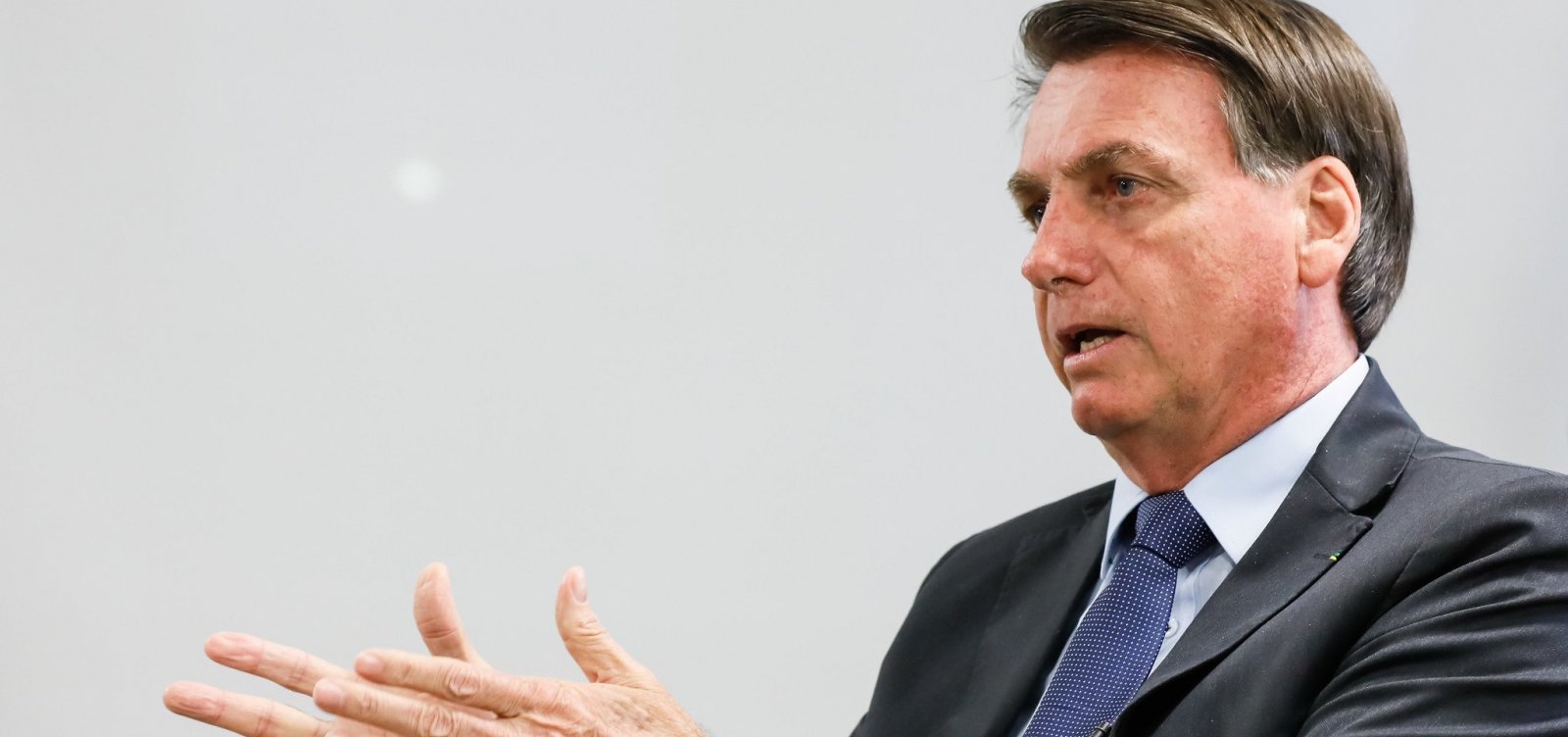 [Bolsonaro diz que Forças Armadas não aceitarão julgamento político para tirar presidente eleito]