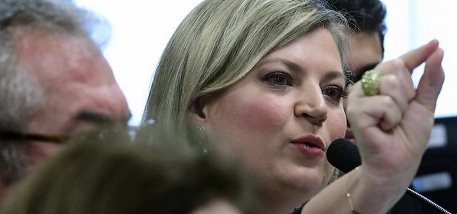 [Joice Hasselmann está com Covid-19]