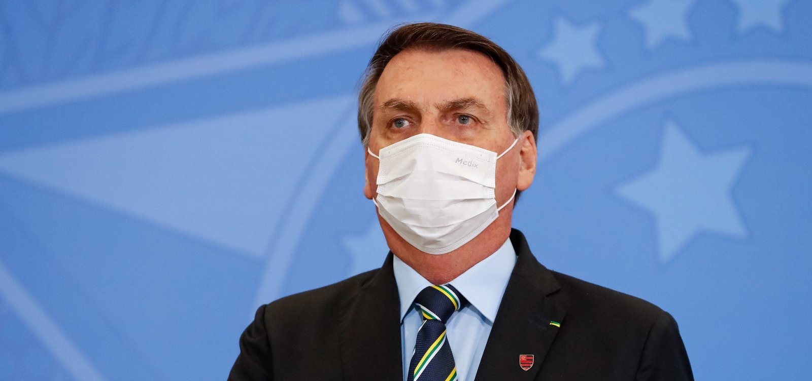 [Bolsonaro fala de 'cerco jurídico' e avalia reação à prisão de Queiroz]