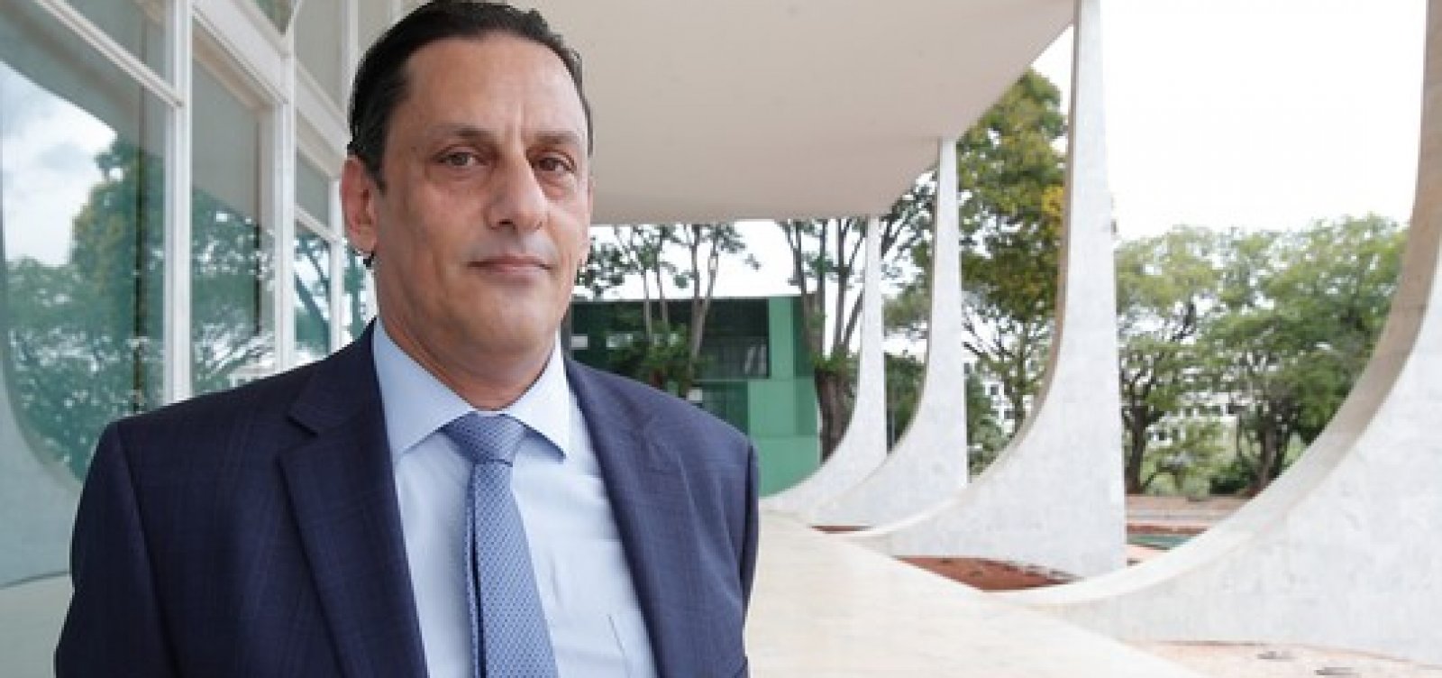 [Wassef diz que foi informado de plano para assassinar Queiroz e colocar culpa na família Bolsonaro]