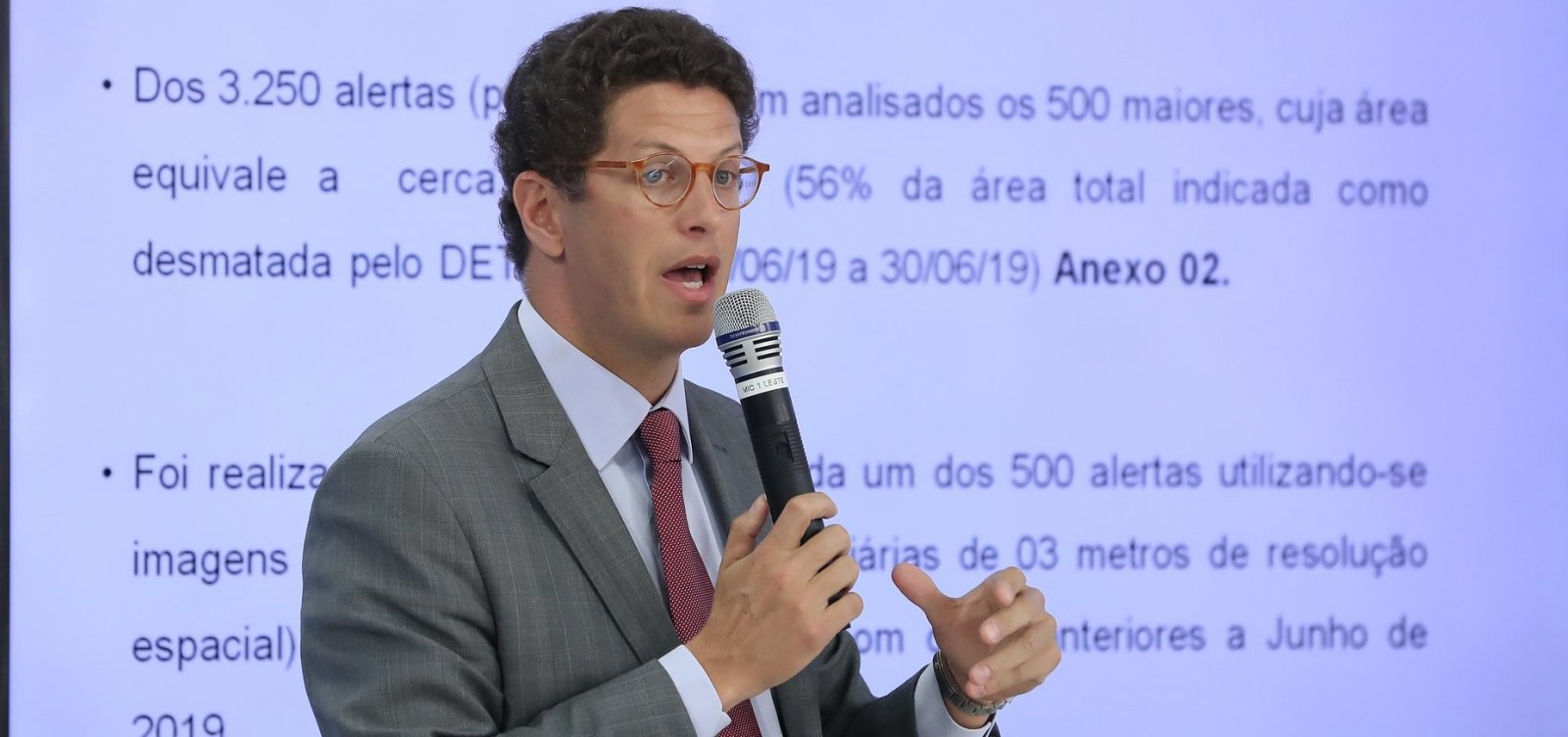 [Ministro do Meio Ambiente e Ibama são processados após denúncia de dados omitidos]