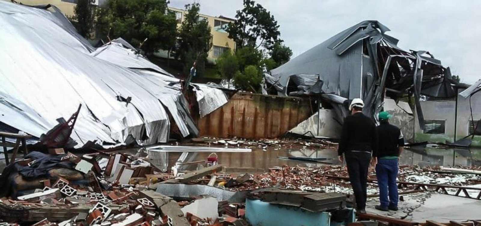 [‘Ciclone bomba’ provoca ao menos quatro mortes no Sul do Brasil]