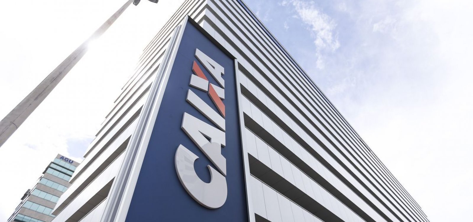 [Auxílio emergencial: Caixa deposita novas parcelas para nascidos em maio e junho]
