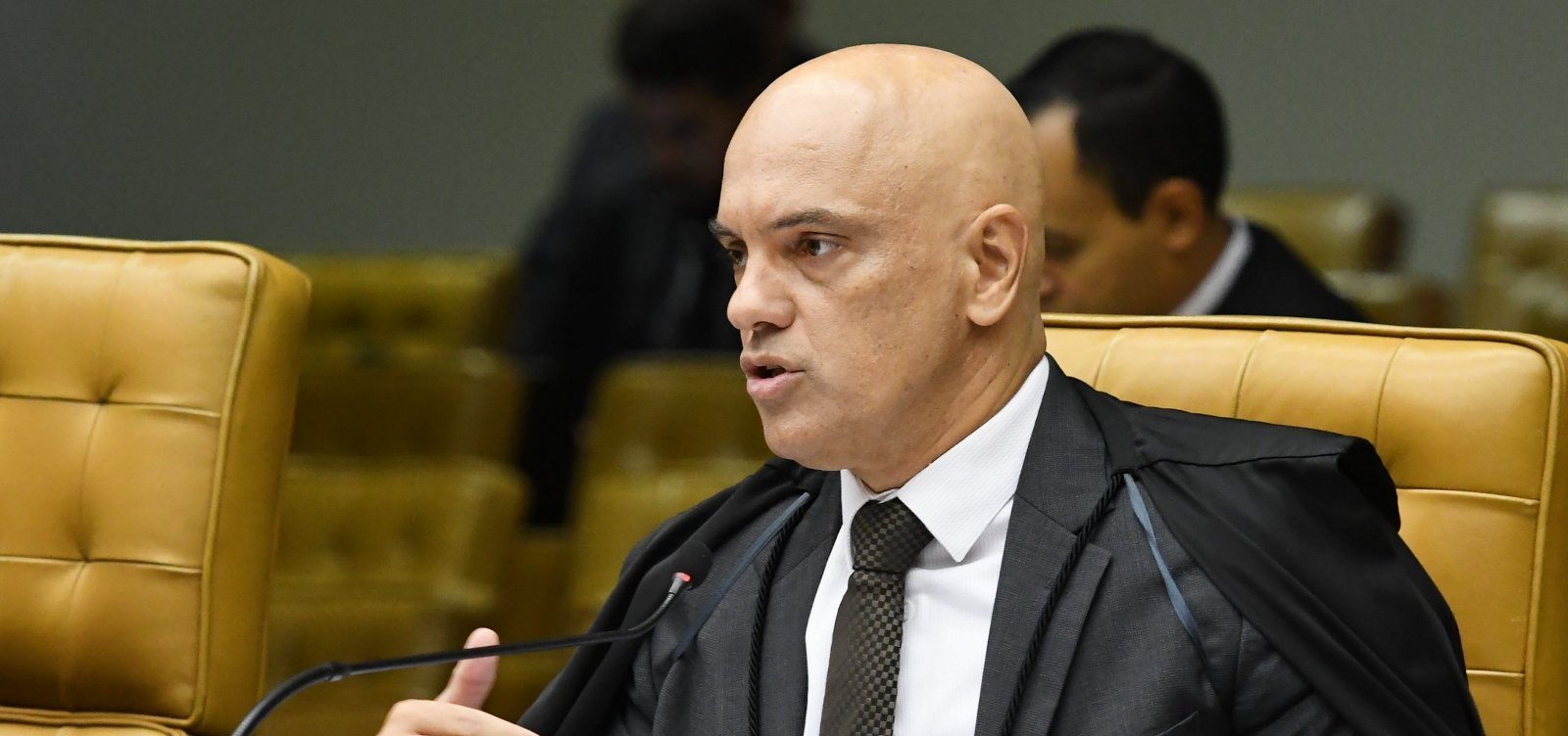 [Alexandre de Moraes prorroga inquérito das fake news por mais seis meses]