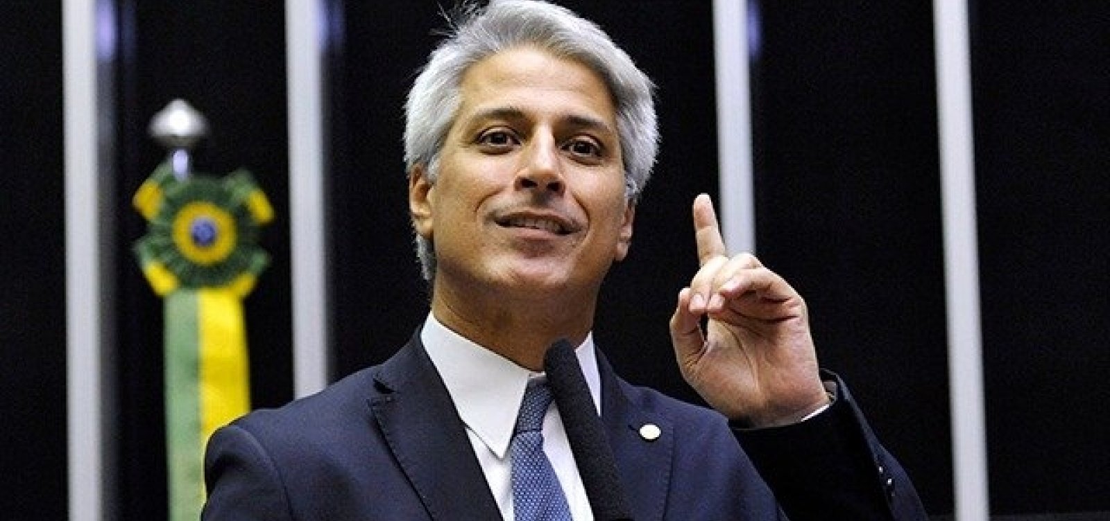 [Molon confirma votação do 2° turno da PEC das Eleições para hoje e acredita em promulgação até amanhã]
