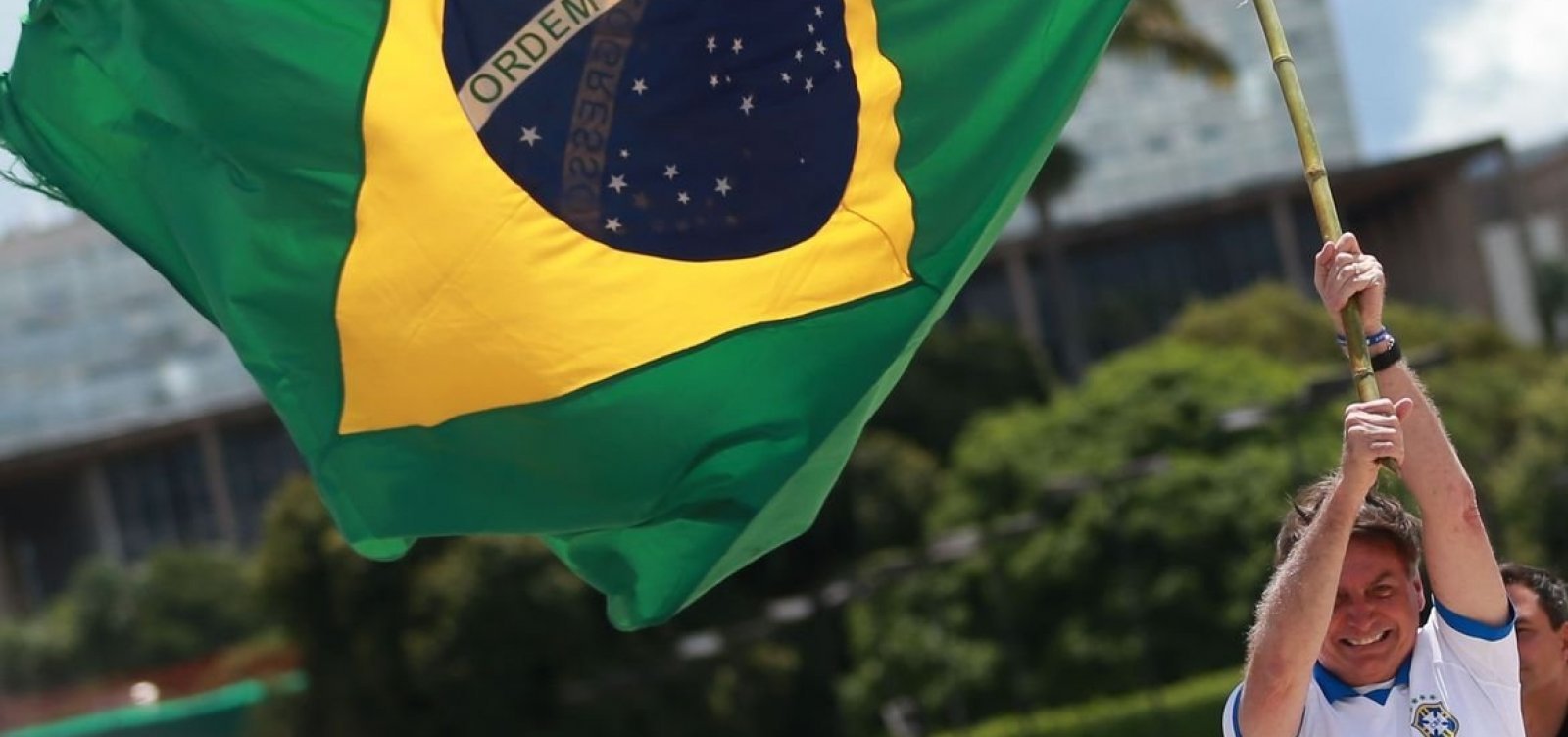 [Canais bolsonaristas investigados pelo STF faturaram R$ 647 mil no YouTube, estima consultoria]