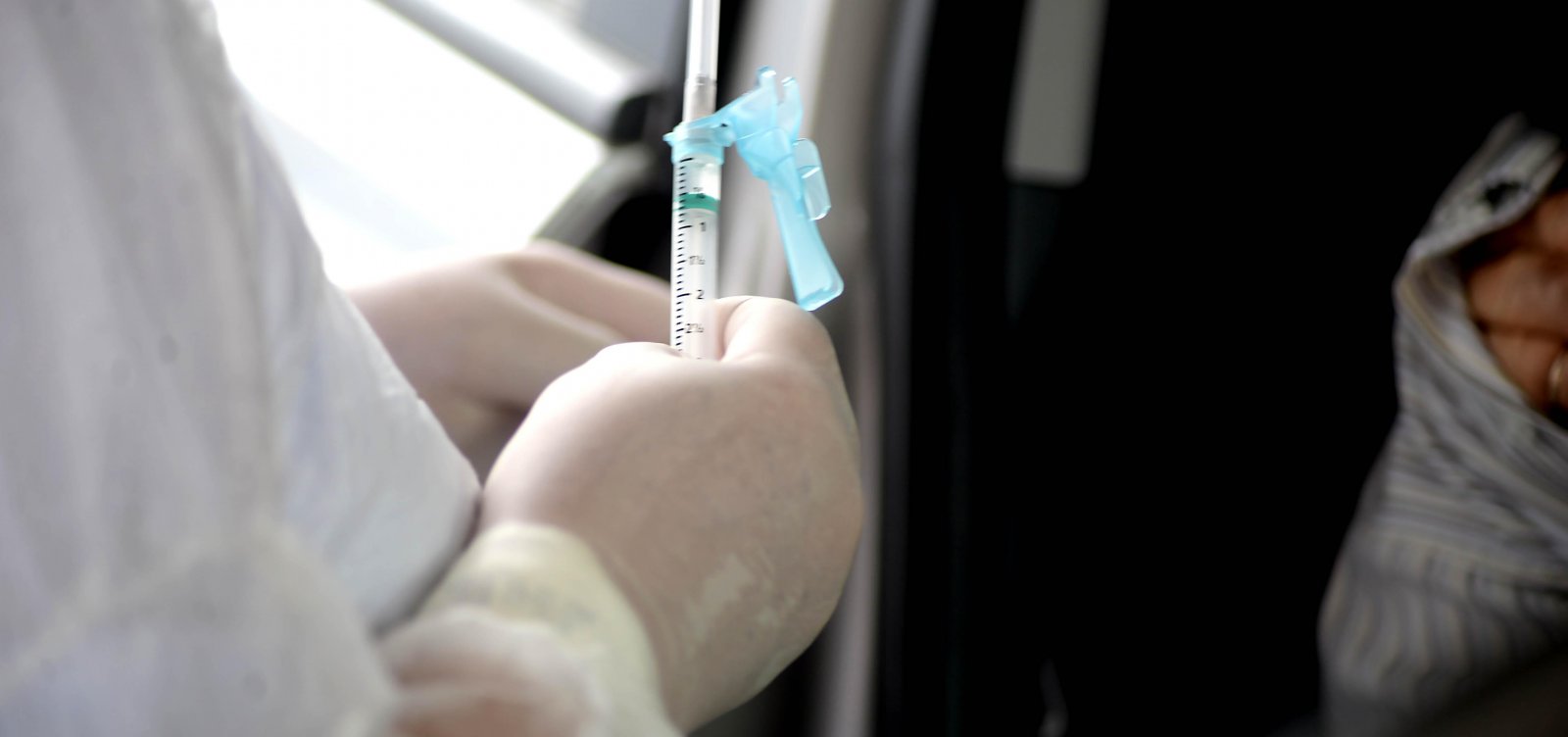 [Empresa chinesa começará a testar vacina em 9 mil profissionais de saúde no Brasil]