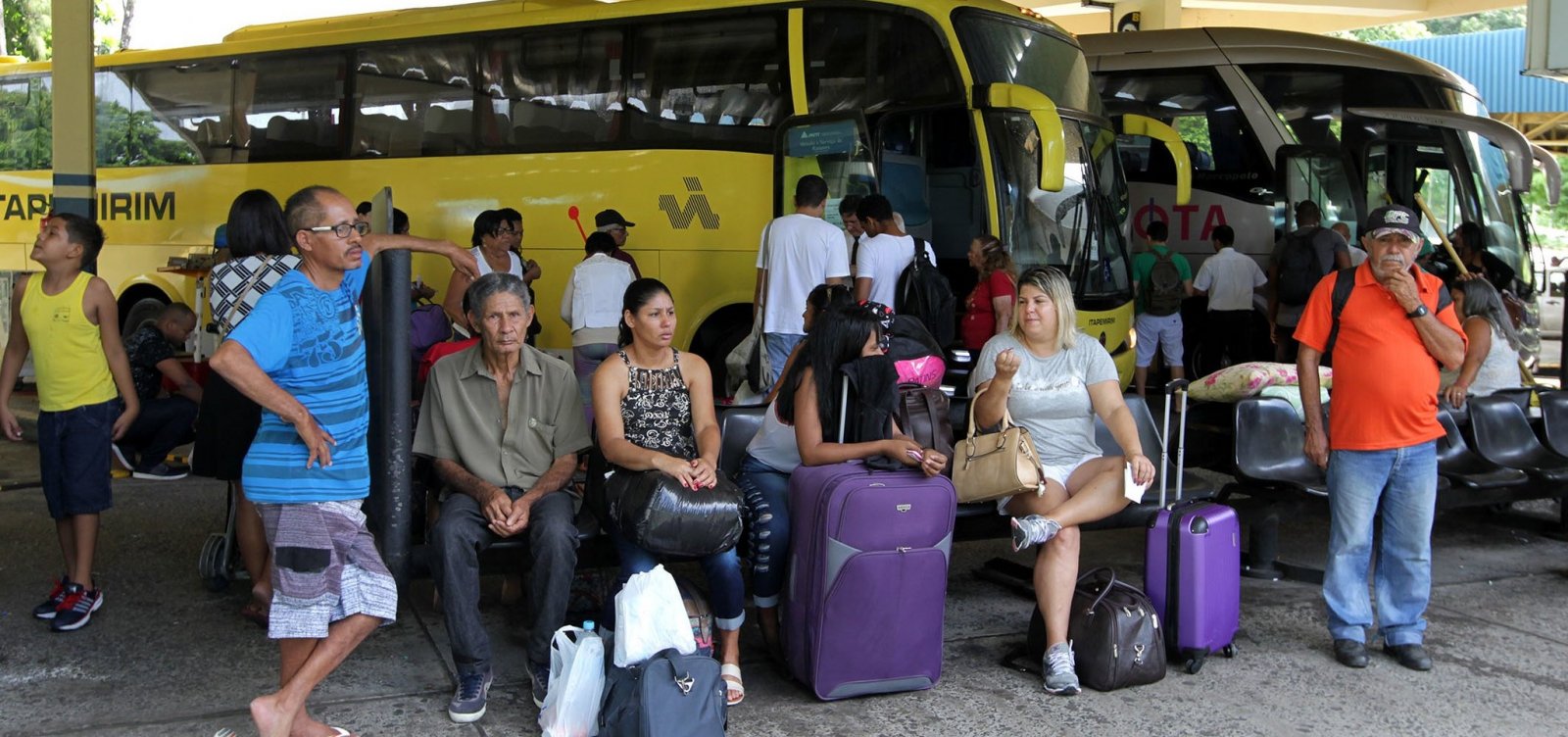 [Bahia tem mais cinco municípios com transporte suspenso; total chega a 376]