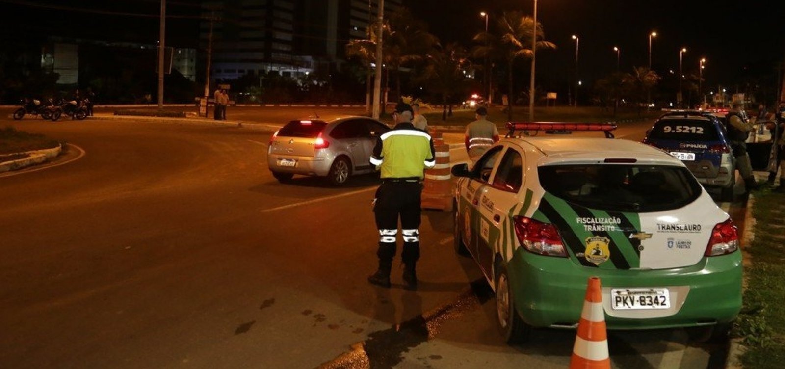 [Prefeitura de Lauro de Freitas prorroga decreto que restringe circulação pela noite até domingo]