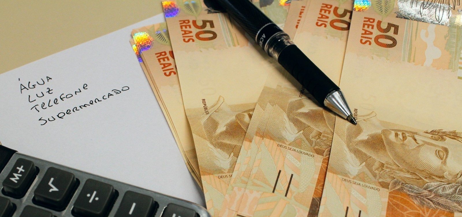 [Aux&iacute;lio emergencial eleva em 156% a renda de quem estudou menos, diz estudo]