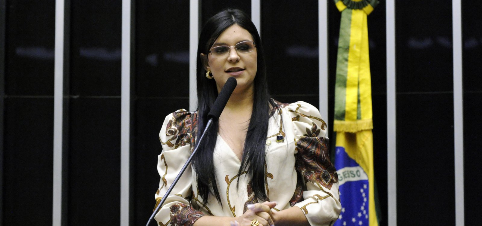 [Dayane acusa Bolsonaro de colocar 'esquerdistas' no governo para se livrar da Justiça]