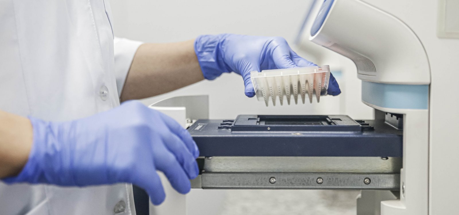 [Minist&eacute;rio da Sa&uacute;de tem 9,8 milh&otilde;es de testes parados por falta de insumos]