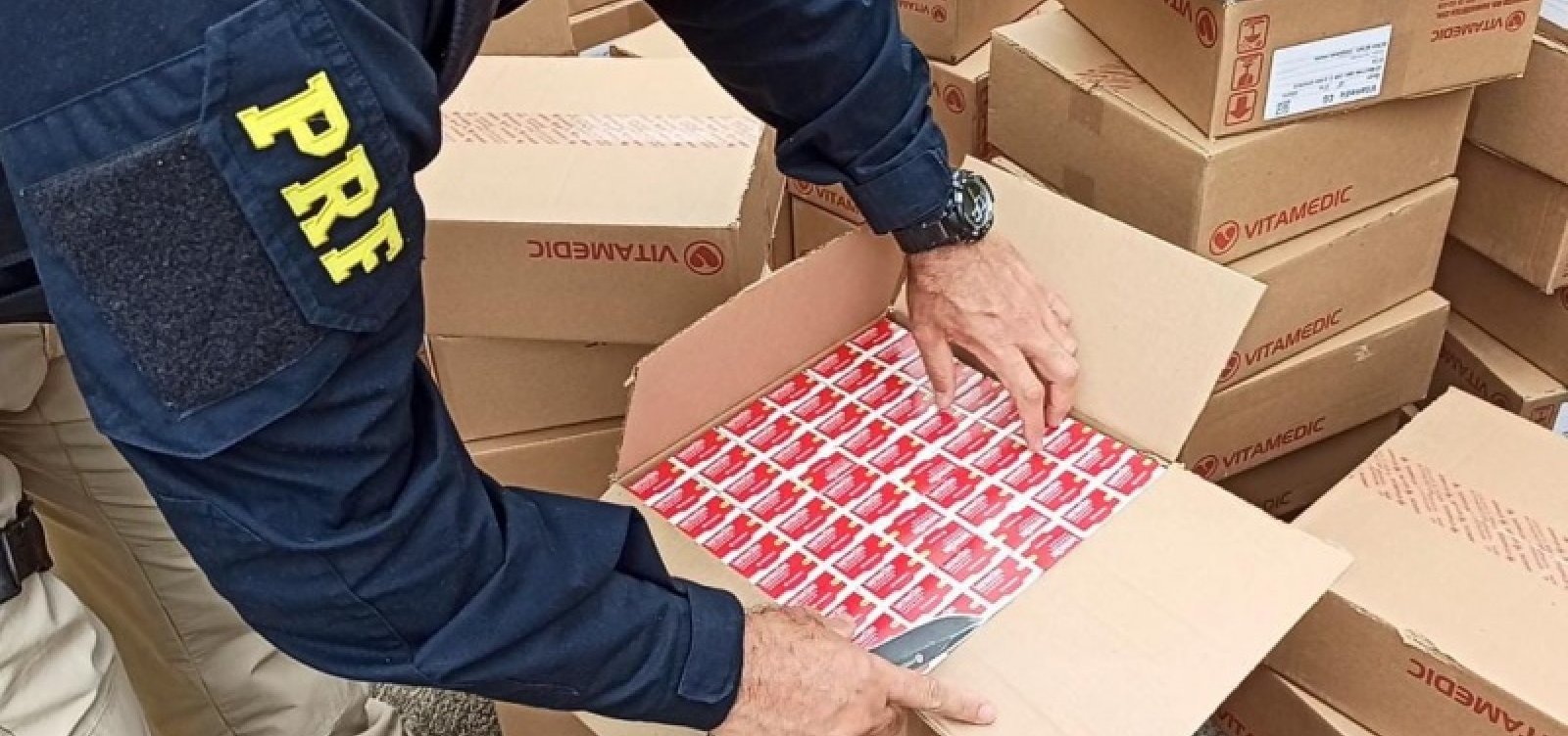 [Homens são flagrados com 30 mil comprimidos de Ivermectina na BR-242]