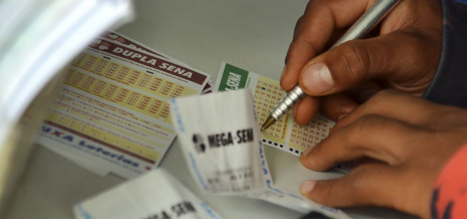 [Mega-Sena: sorteio pode pagar R$ 11 milhões nesta terça]