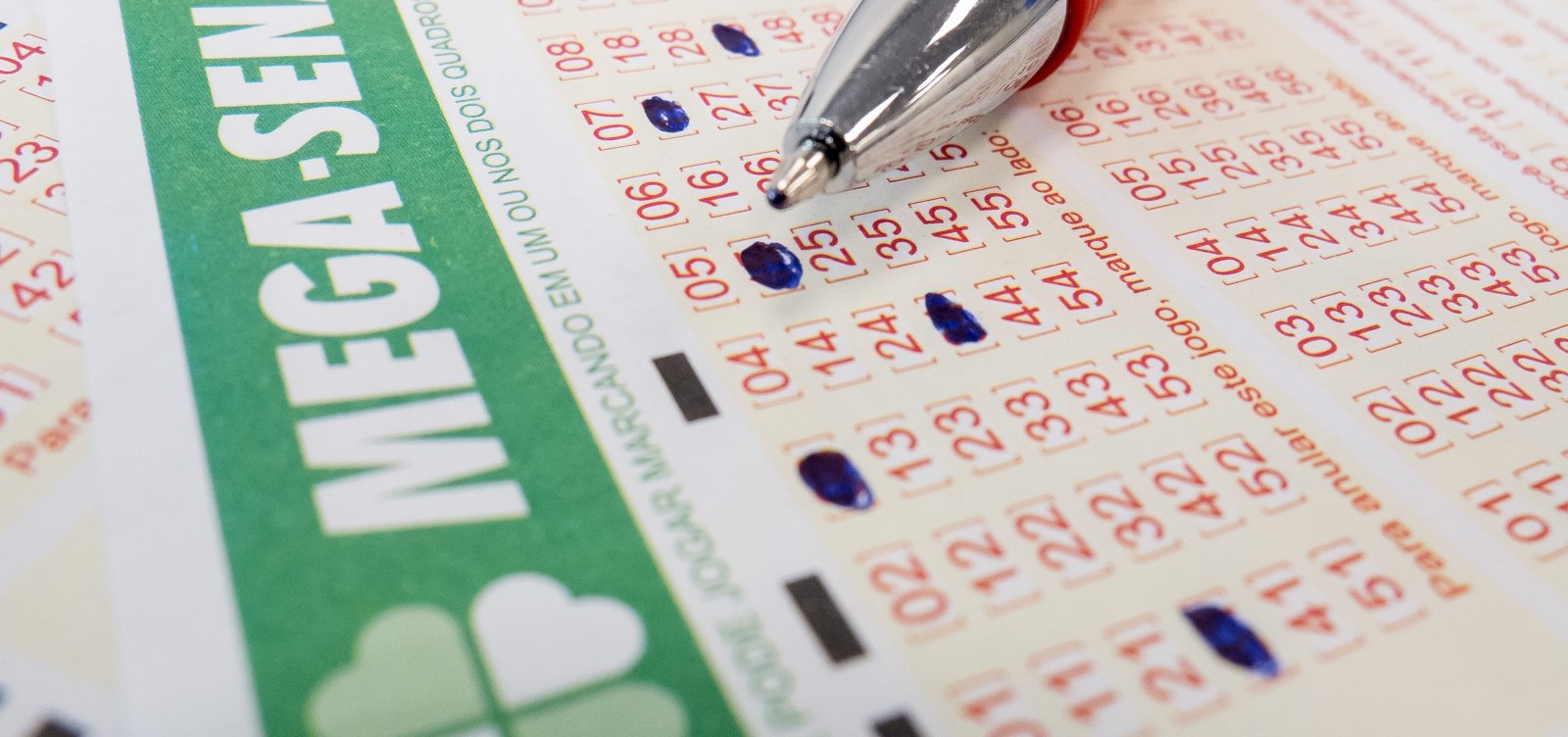 [Mega-Sena sorteia R$ 27 milh&otilde;es neste s&aacute;bado]