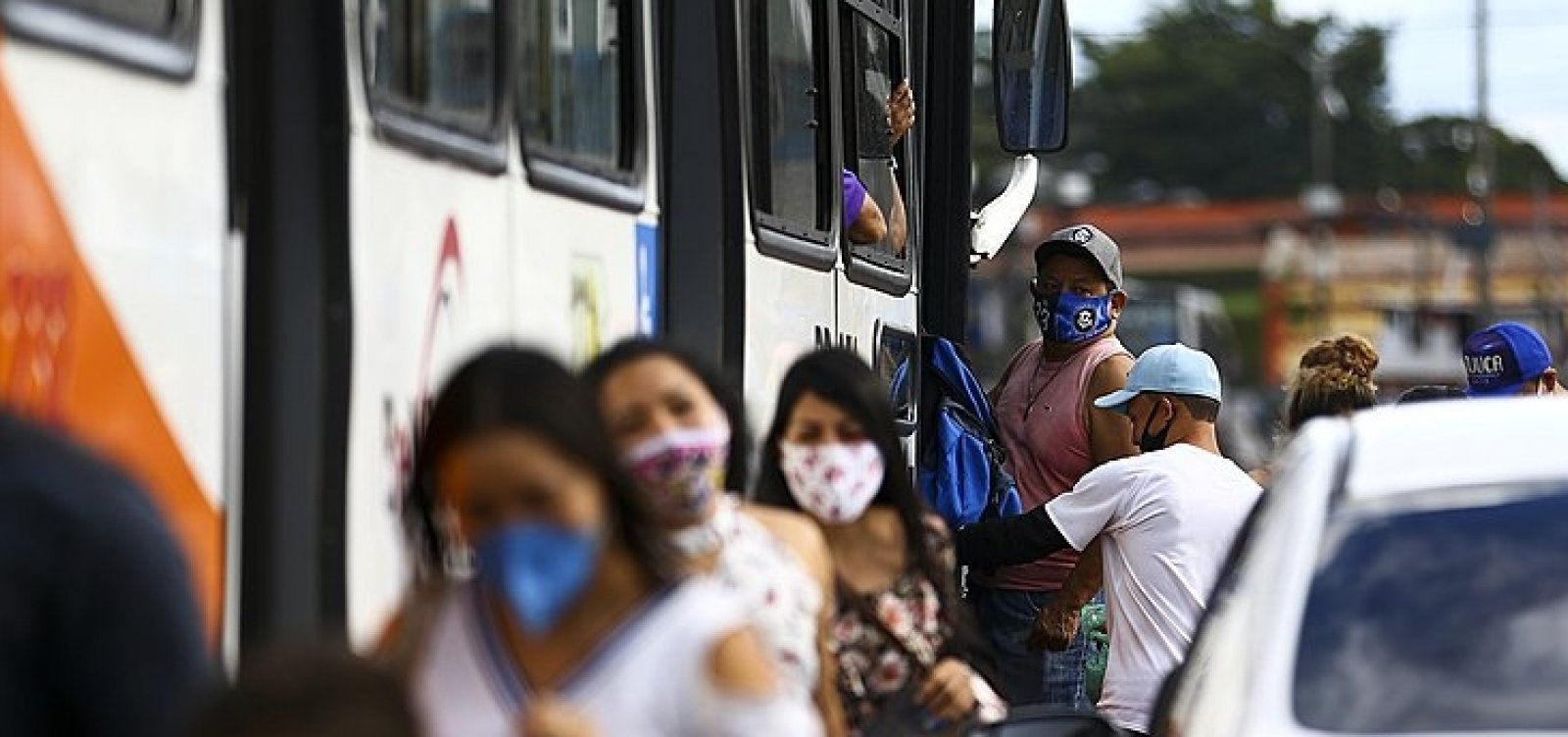 [Brasil tem 108.900 mortes por Covid-19, diz cons&oacute;rcio de imprensa em boletim das 13h]