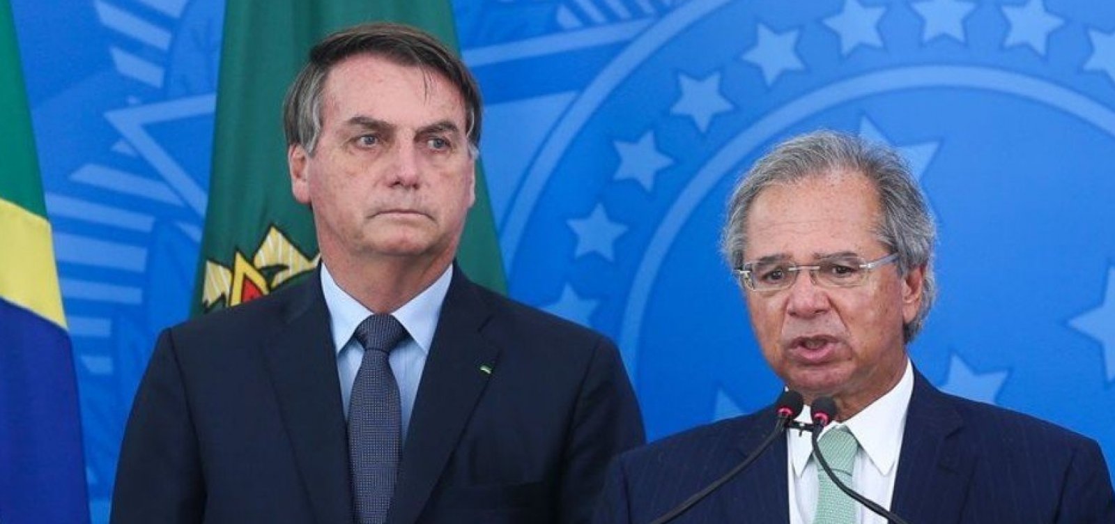 [Bolsonaro diz que pode prorrogar auxílio emergencial: 'Dá para chegar num meio termo']