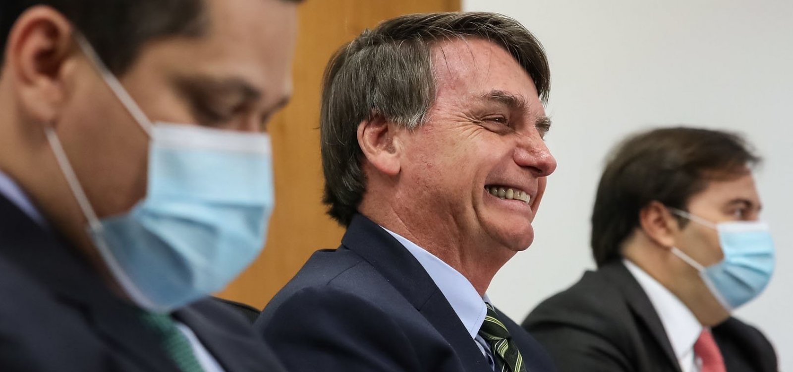 [Bolsonaro contraria ciência e diz que eficácia de máscaras é 'quase nula']