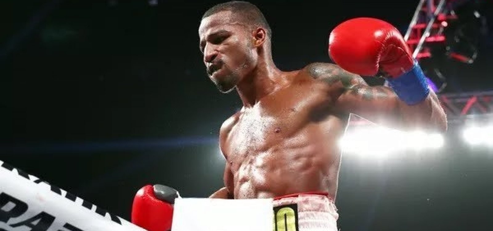 [Robson Conceição e Esquiva Falcão vencem na volta aos ringues em São Paulo]