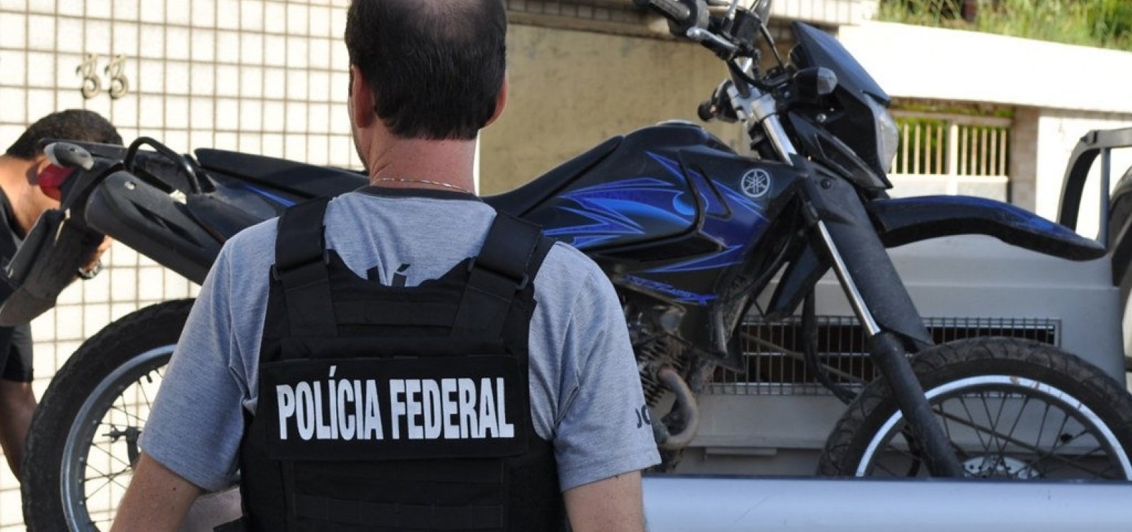 [PF cumpre 600 mandados em 19 estados e no DF em operação contra facção criminosa]