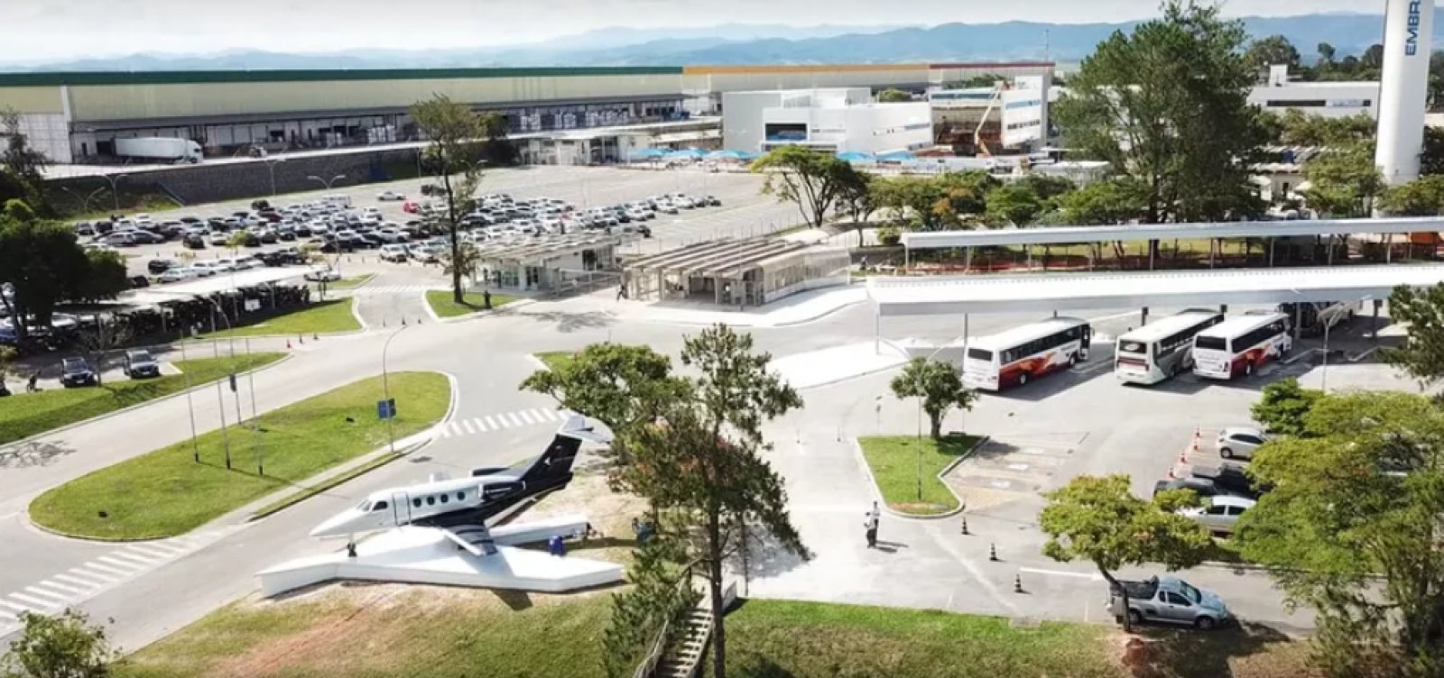 [Embraer vai demitir 2,5 mil funcion&aacute;rios nas f&aacute;bricas do Brasil]