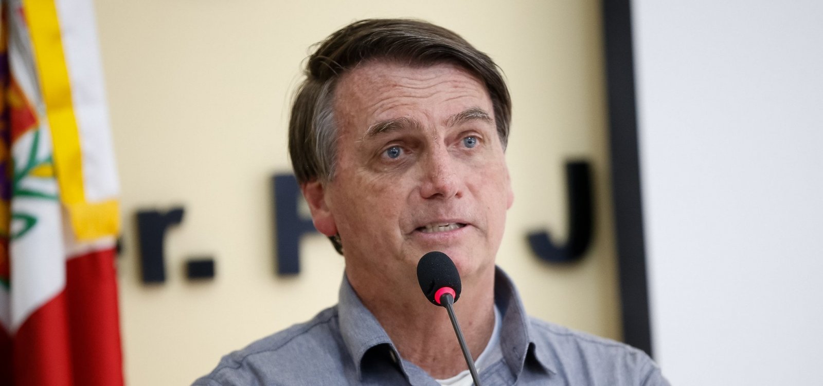 [Brasil é país de oportunidades para todos, basta 'acreditar em Deus' e se dedicar aos estudos, diz Bolsonaro]