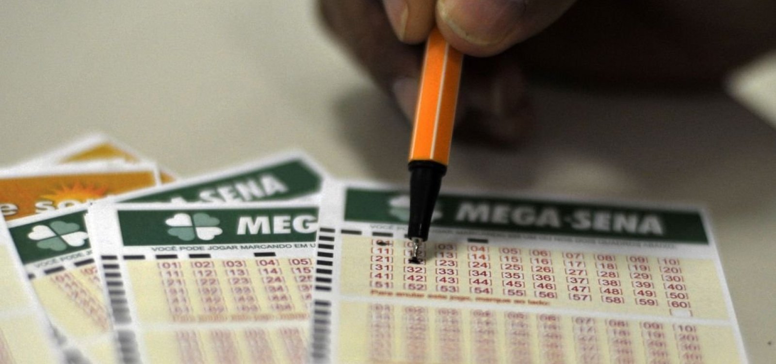 [Mega-Sena: duas apostas acertam as seis dezenas e levam R$ 47,1 milhões cada ]