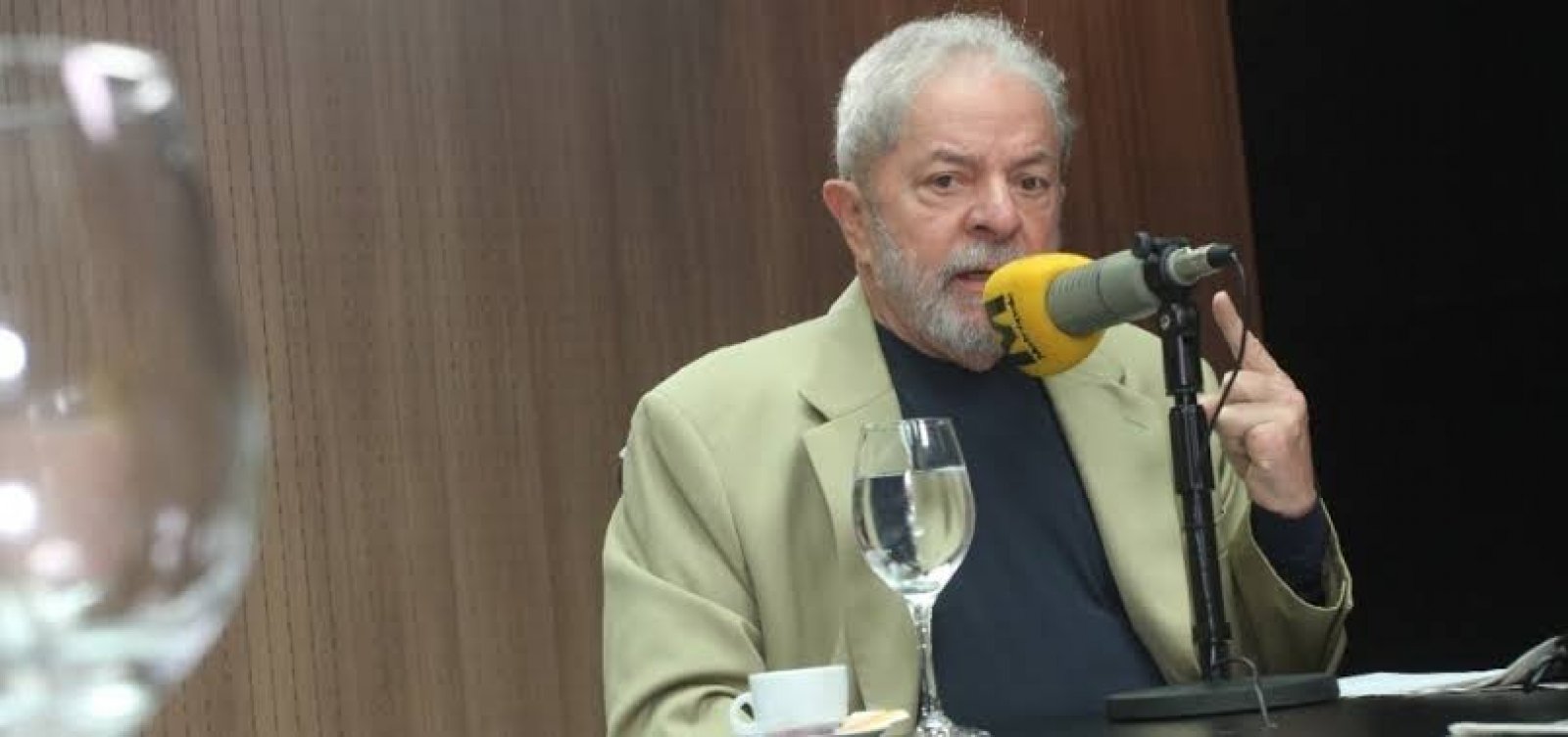 [Lula diz que Bolsonaro converteu o coronavírus em 'arma de destruição em massa']